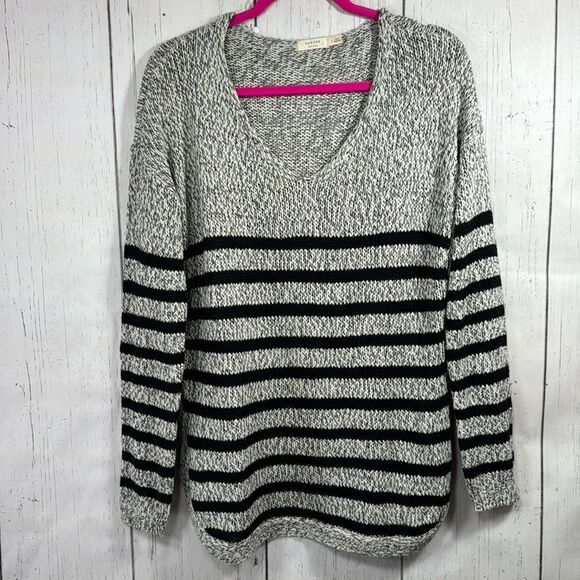 Harper Sweaters - Harper Haven Striper Side Split Womens Gray Black Long Sleeve Sweater